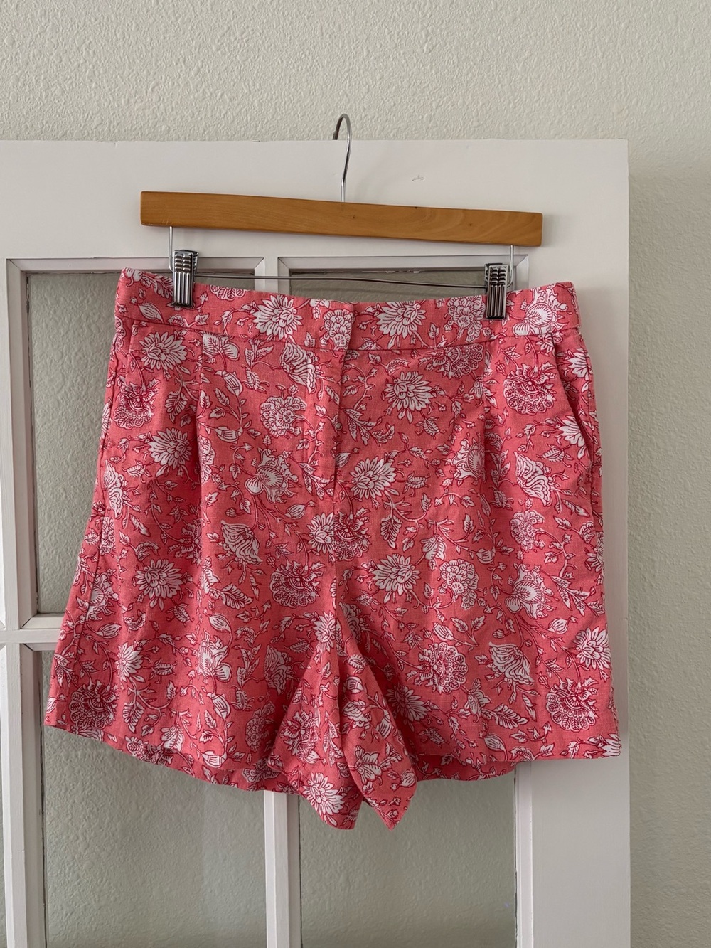 Floral Coral Women's Shorts